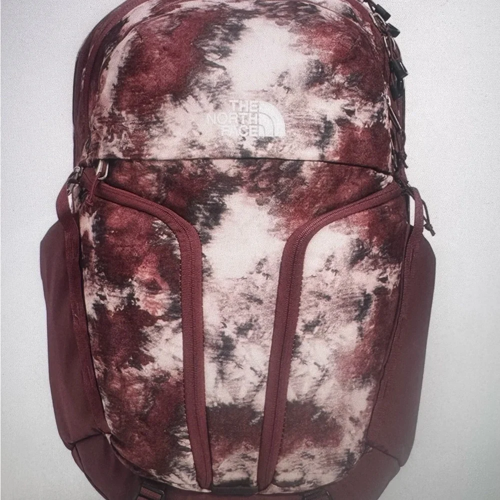 The North Face women’s Surge commuter laptop backpack. - Picture 7 of 9